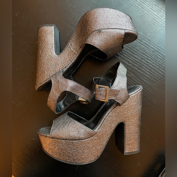 Height Heel Brazilian Sandals - Picture 6 of 13